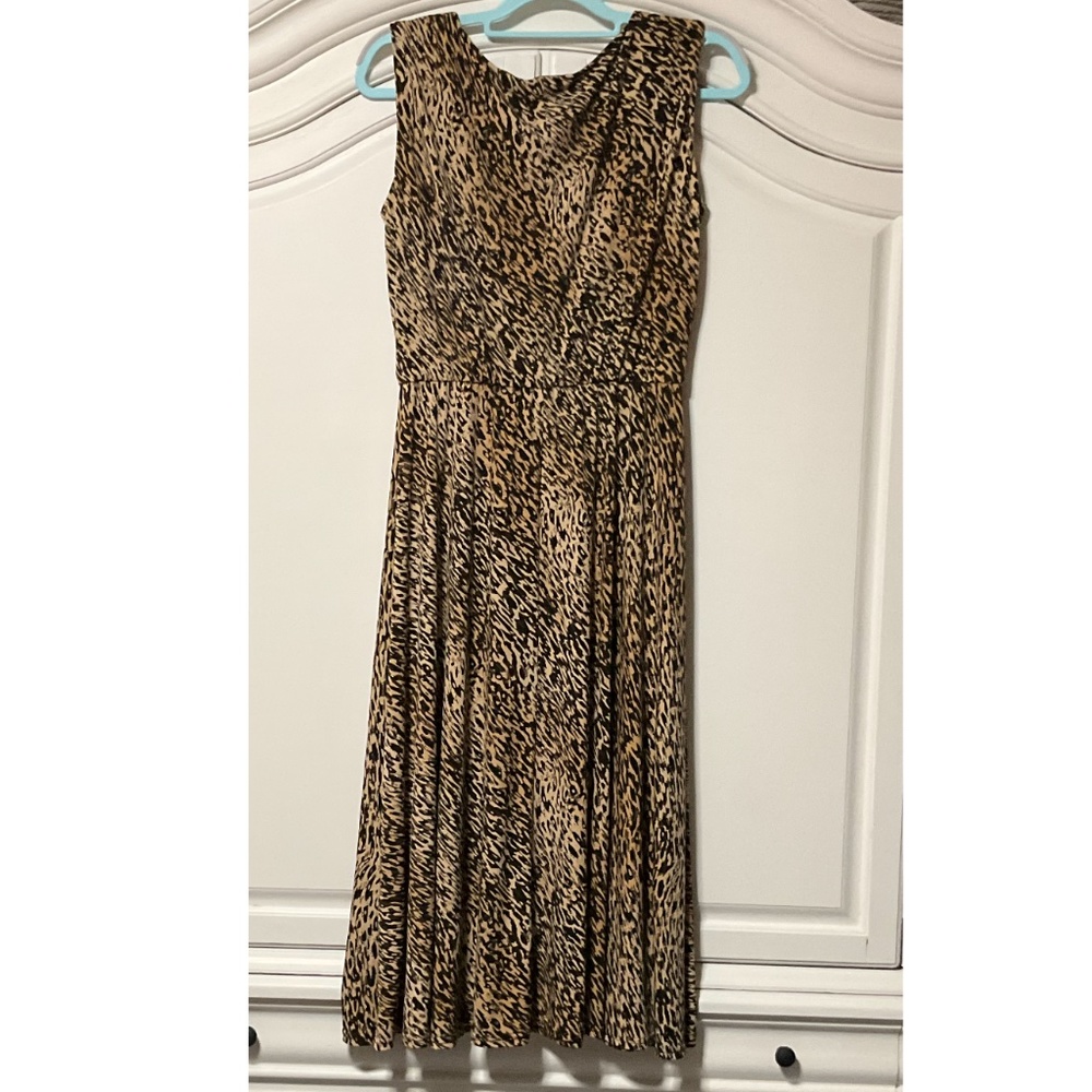 Dressbarn ladies size 10 leopard sleeveless dress, very pretty!